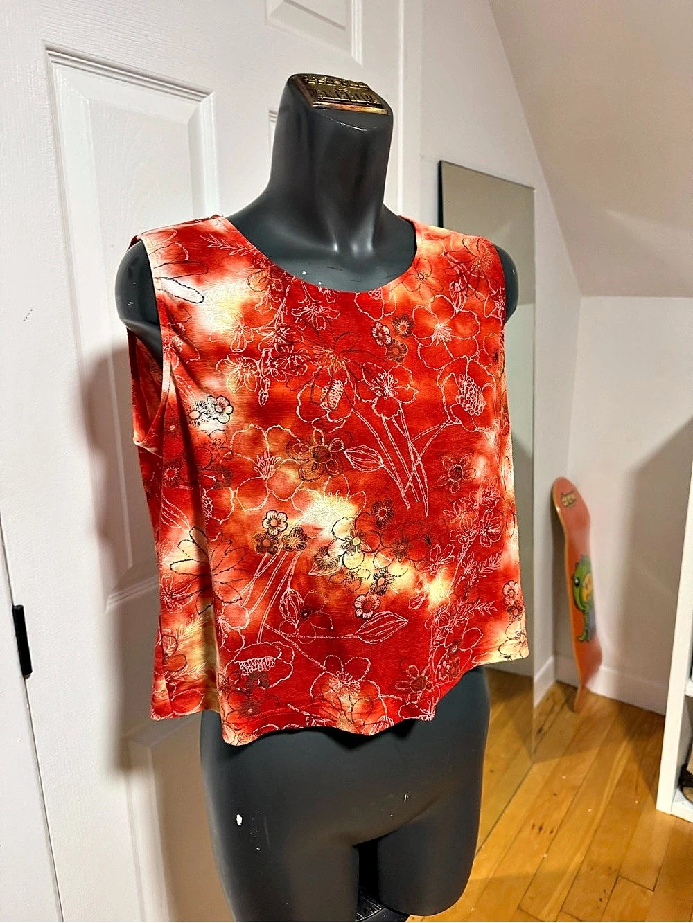 Floral Sleeveless Blouse in Red & Orange Like New